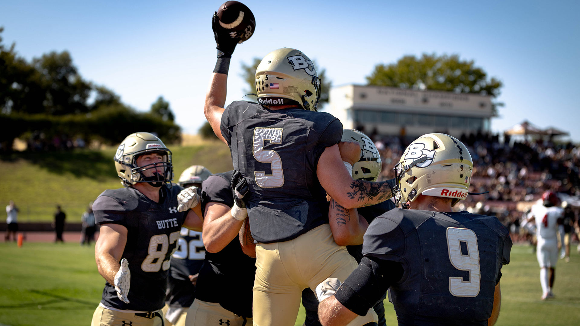 Butte Football Upends the Bear Cubs