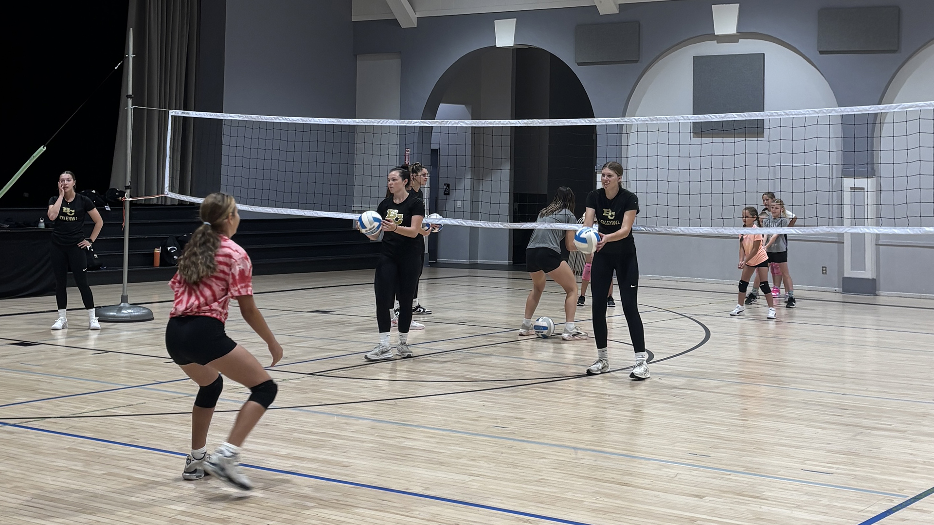 Butte College Volleyball Team Partners with Feather River Department of Recreation for Youth Clinic